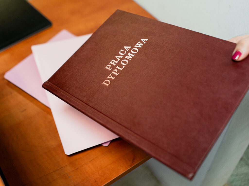 Katowice - oprawianie prac dyplomowych