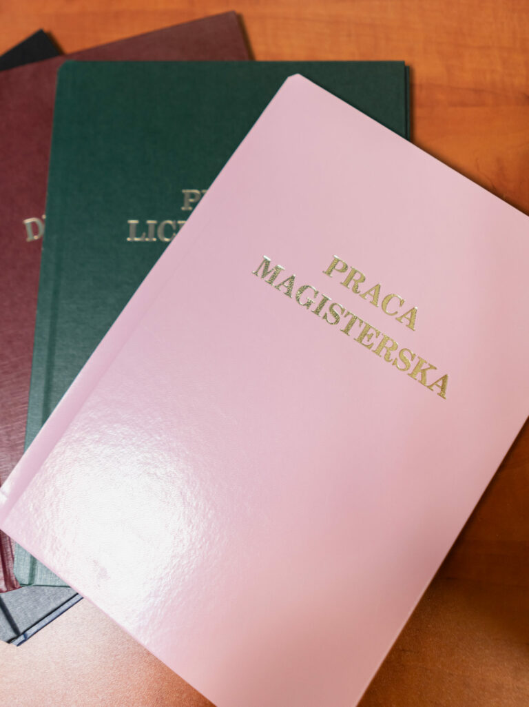 Oferujemy również drukowanie i oprawianie prac dyplomowych